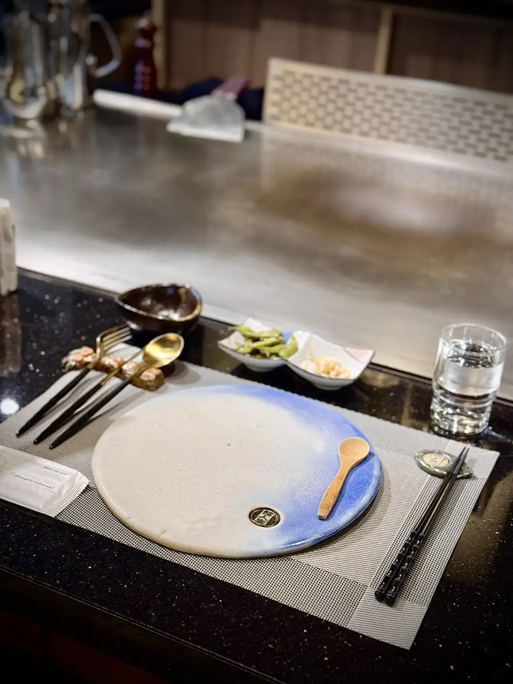 我們採取預約與訂金制度